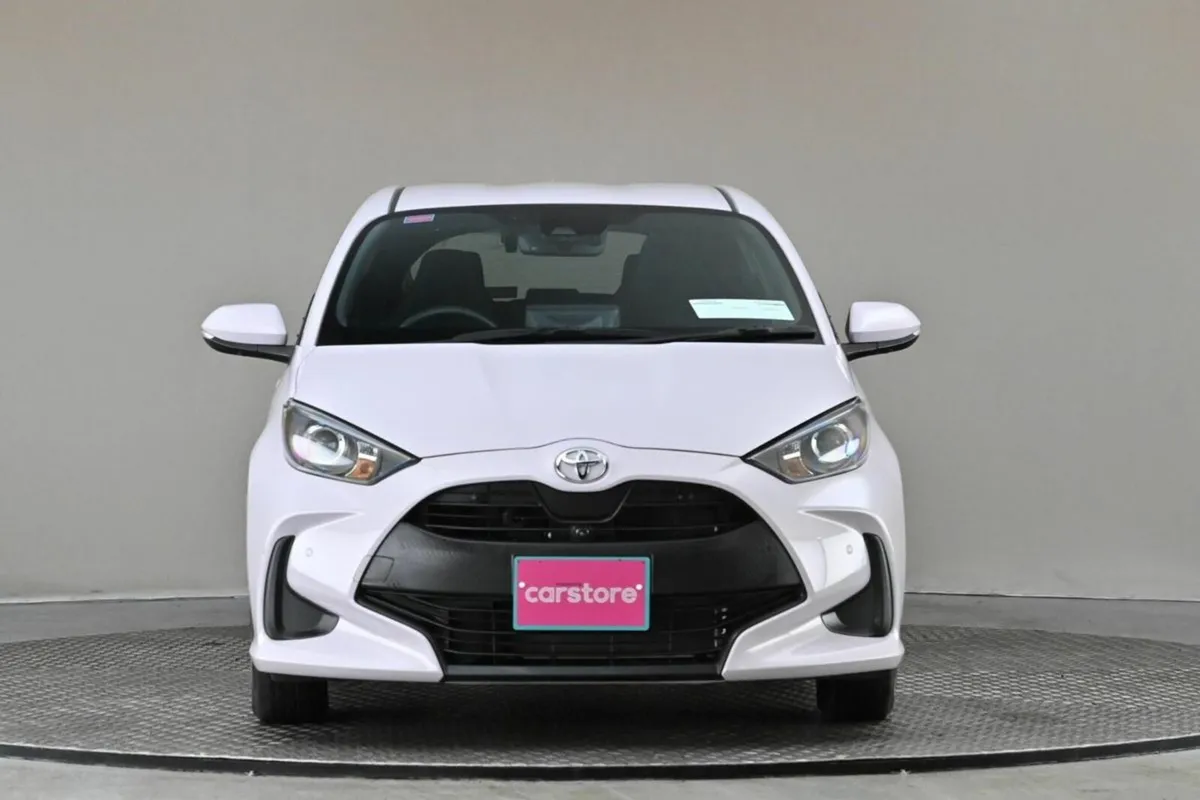 Toyota Yaris 1.0 AUTO PETROL **9"ANDROID CAR PLAYE - Image 2