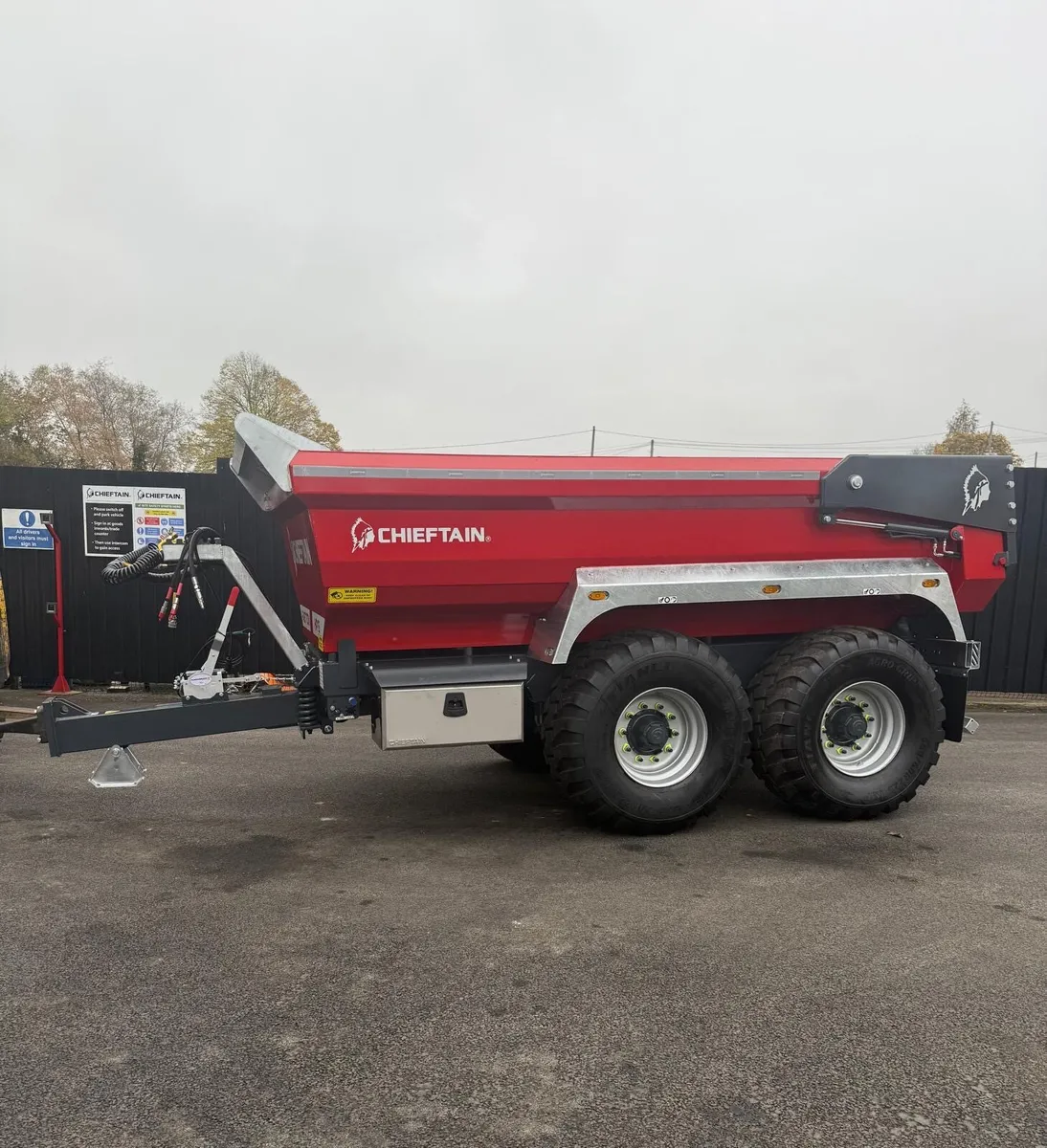 16T half pipe dump trailer - Image 3