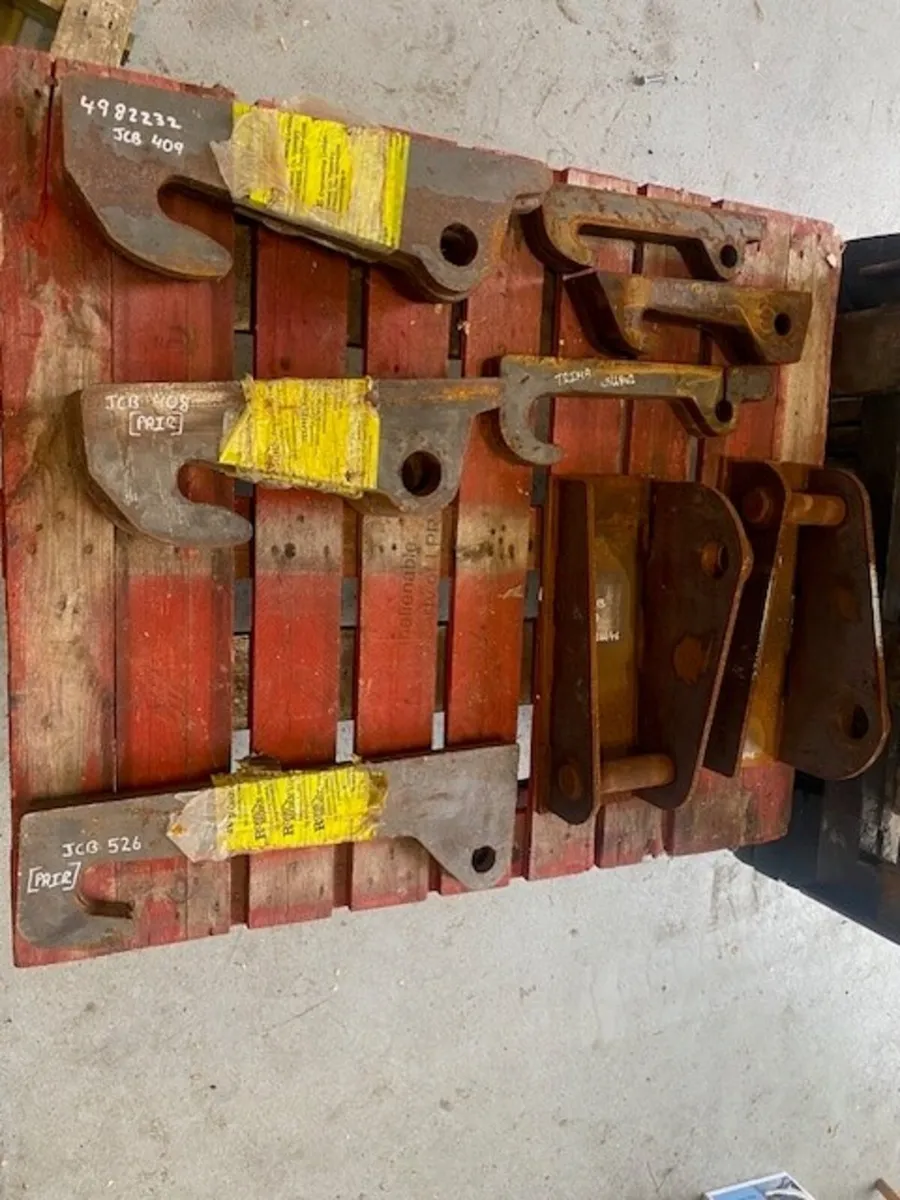 Loader frames and implement brackets - Image 3