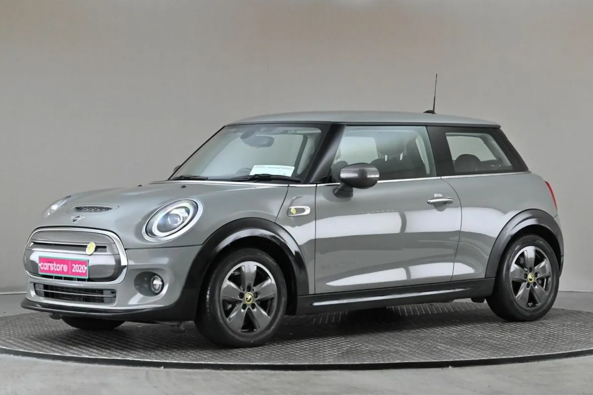 Mini Cooper SE L1 3DR **SAT NAV**REAR PARK SENSORS - Image 4