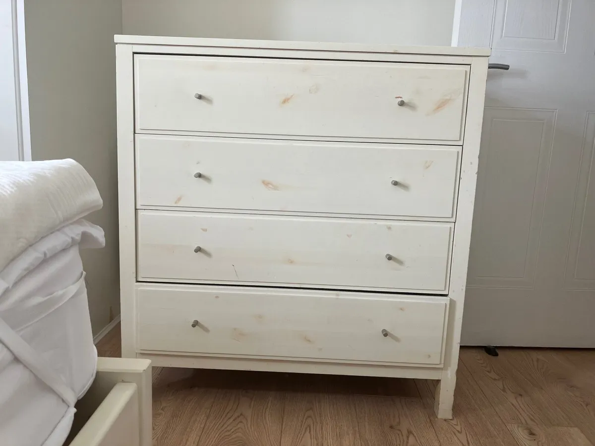 Bedroom furniture - Image 4