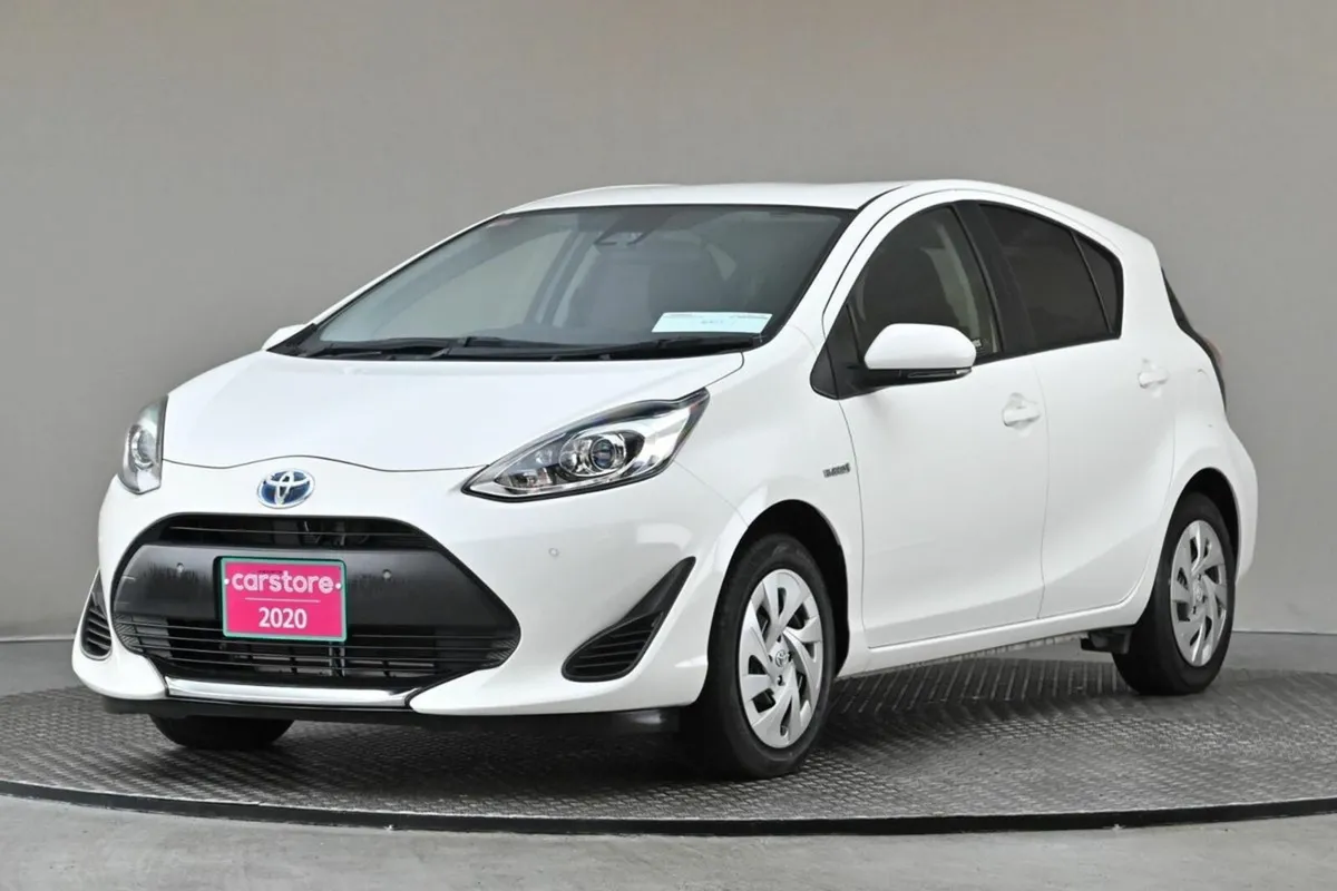 Toyota Aqua 1.5 VVT-i HYBRID **REVERSE CAM**PARK S - Image 3