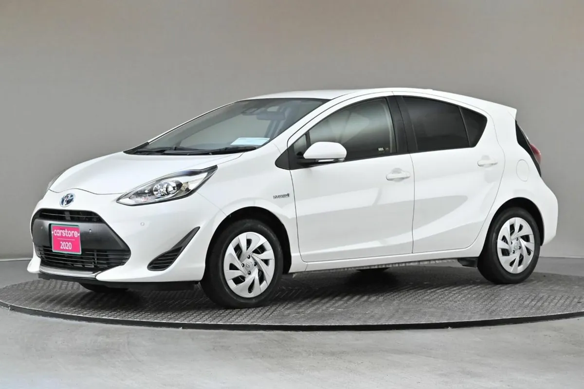 Toyota Aqua 1.5 VVT-i HYBRID **REVERSE CAM**PARK S - Image 4