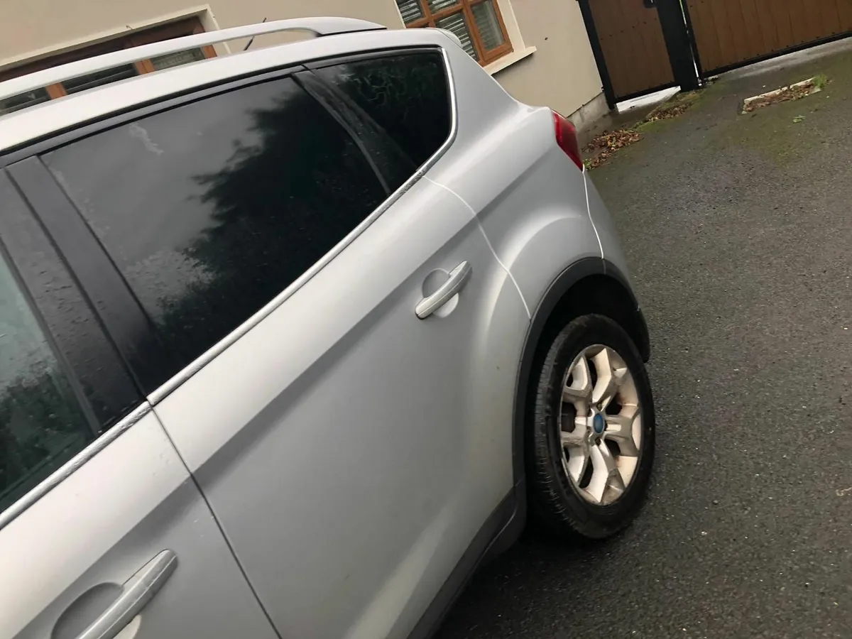 Ford Kuga 2011 - Image 2