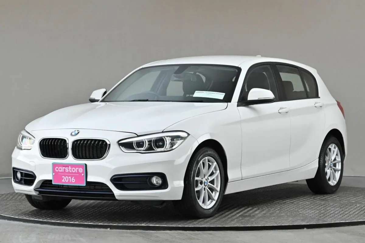 BMW 1-Series 118i AUTO **REVERSE CAM**REAR PARKING - Image 3