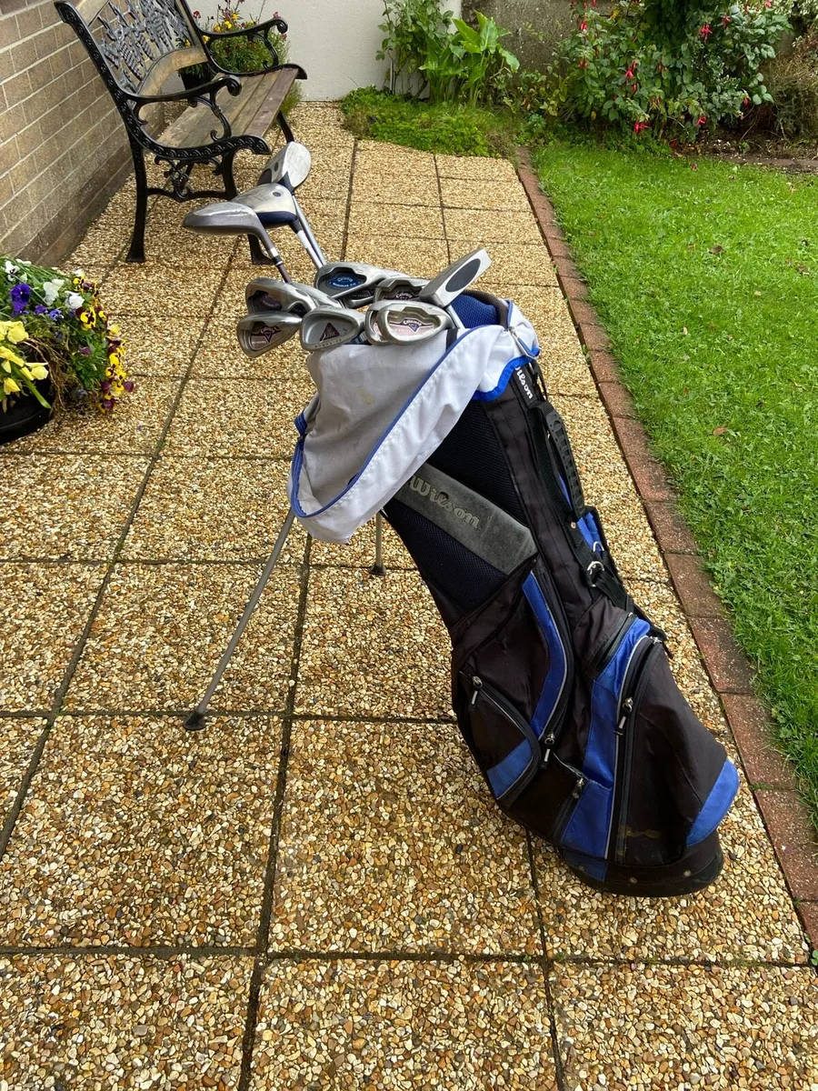 Lady’s. Golf. Clubs. &. Bag - Image 1