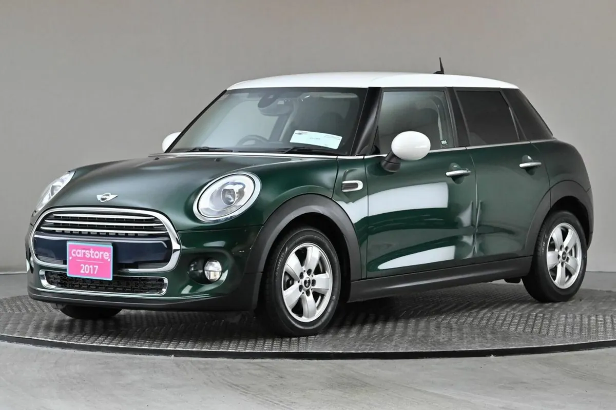 Mini Cooper 1.5 COOPER AUTO 5DR **REVERSE CAM**PAR - Image 3
