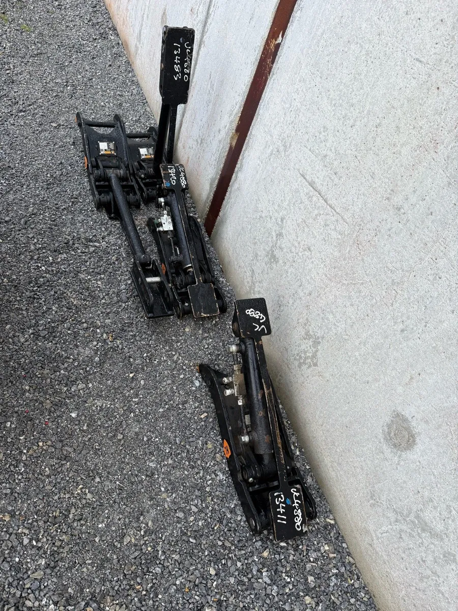 Hydraulic Thumb for 1.5 to 3t digger - Image 2