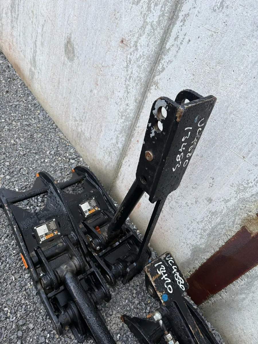 Hydraulic Thumb for 1.5 to 3t digger - Image 3