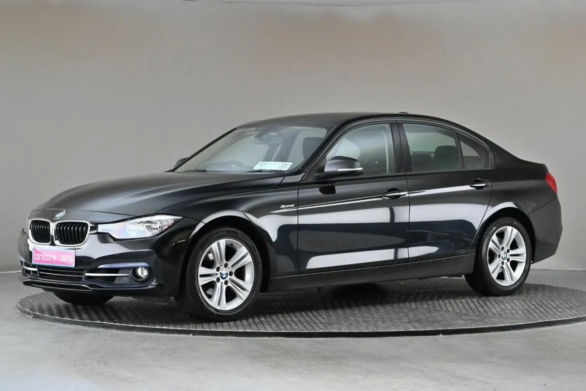 BMW 3-Series 318i F30 SPORT - Image 4