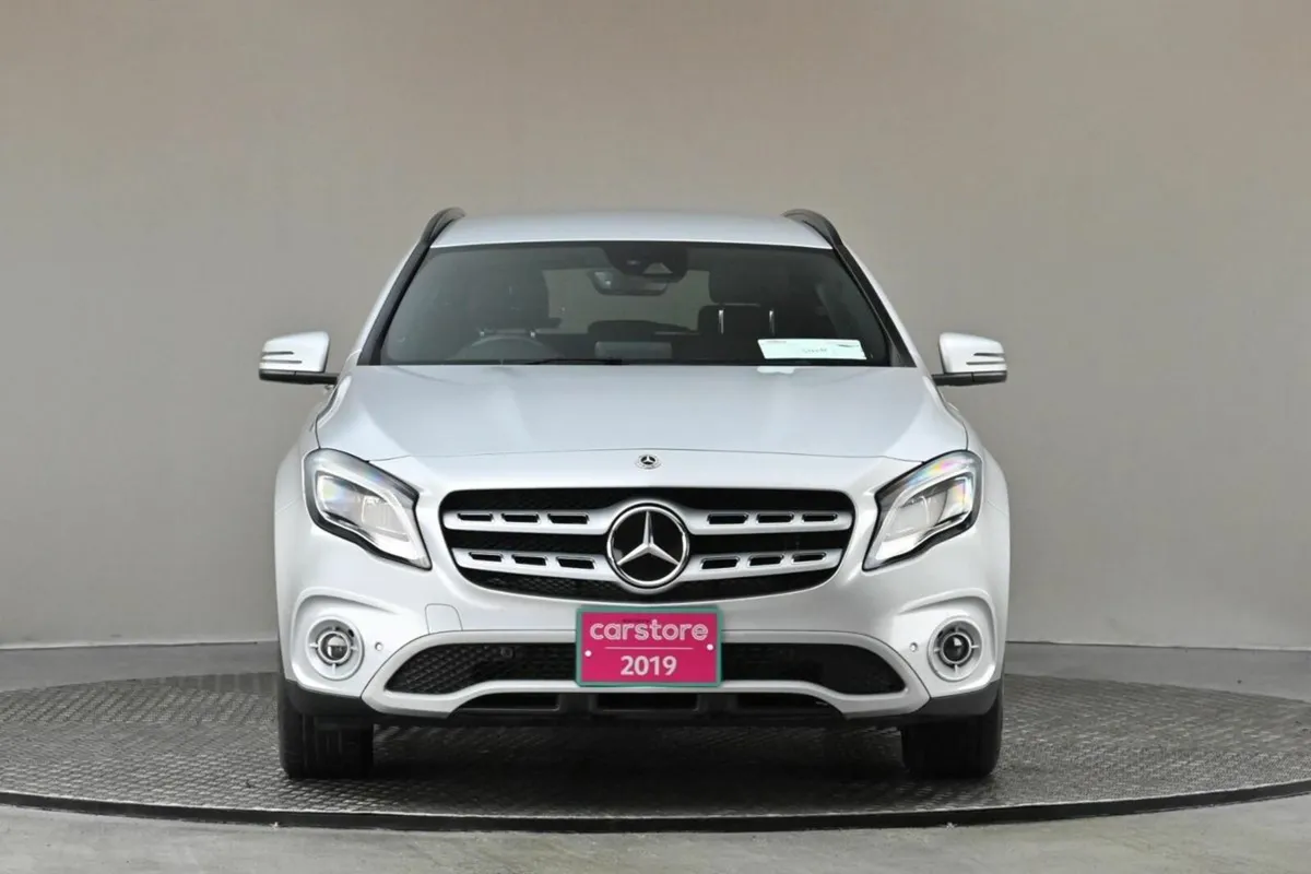 Mercedes-Benz GLA GLA 180 **POWERED TAILGATE**HALF - Image 2