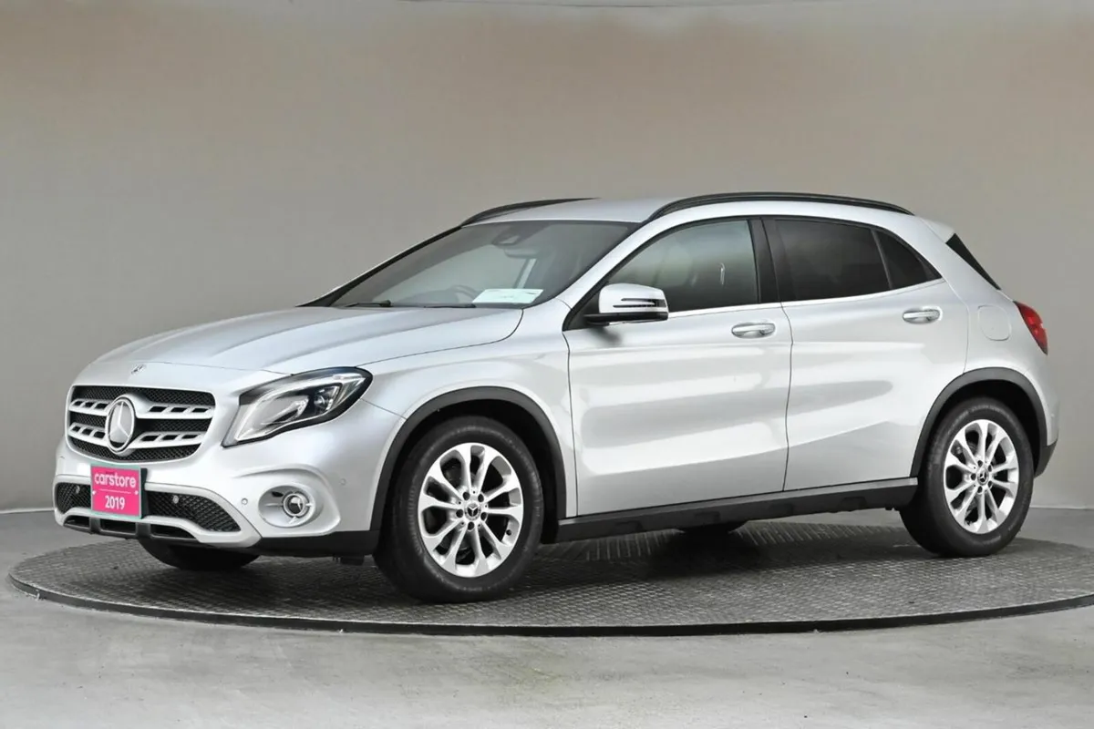Mercedes-Benz GLA GLA 180 **POWERED TAILGATE**HALF - Image 4