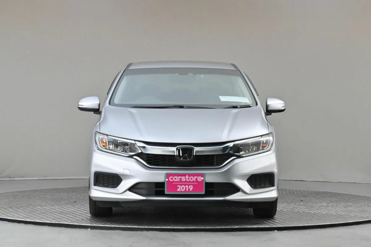 Honda Grace *JAN 2026 PRICE NOW*1.5 HYBRID 4DR AUT - Image 2