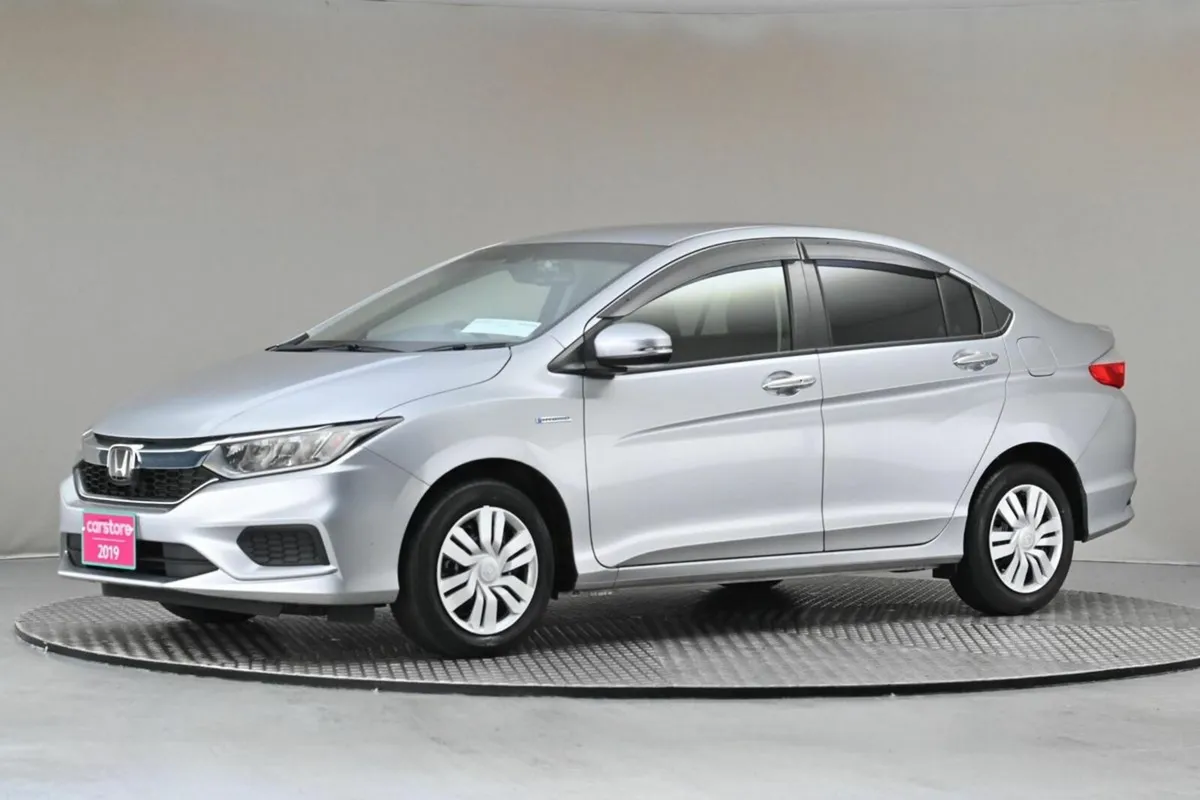 Honda Grace *JAN 2026 PRICE NOW*1.5 HYBRID 4DR AUT - Image 4