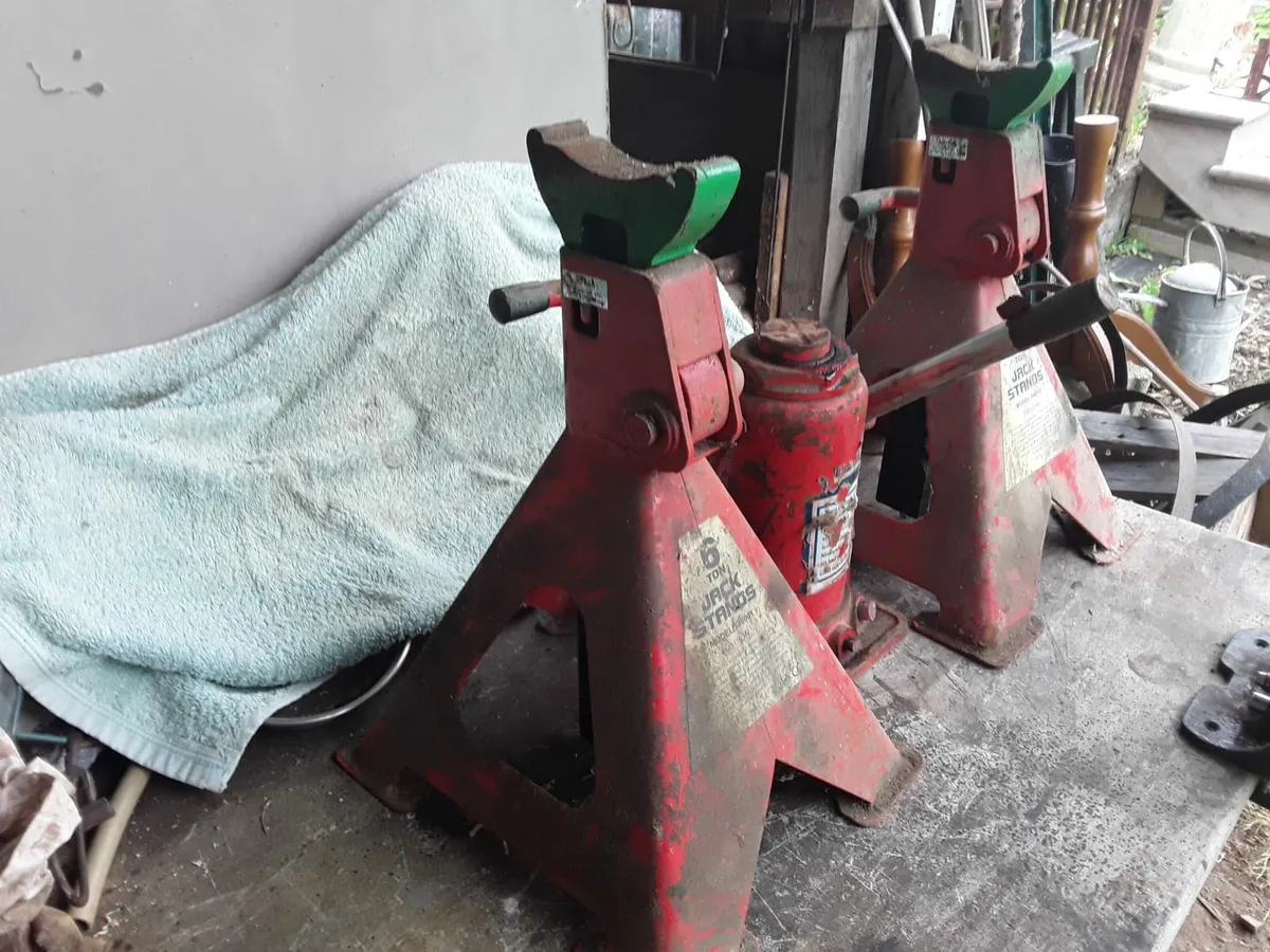 Axle stands & bottle jack - Image 2
