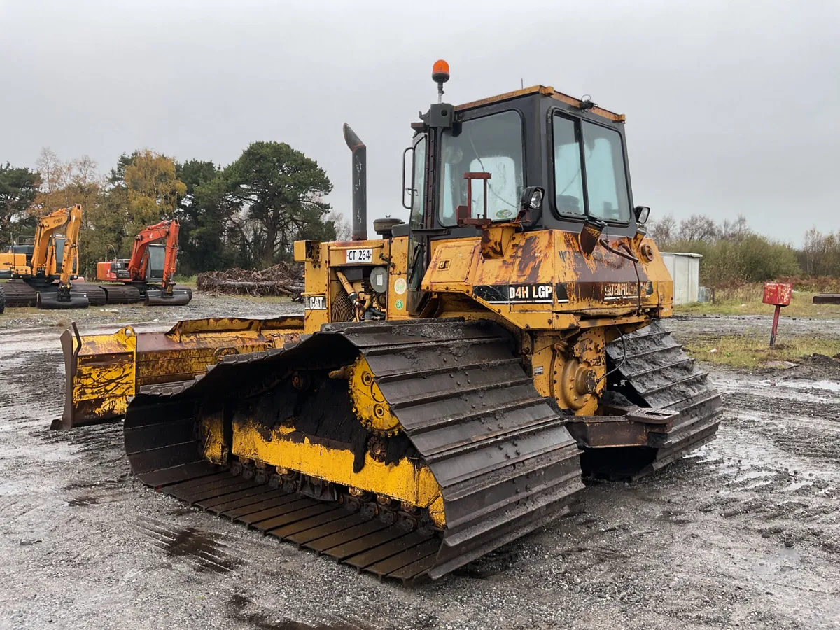 Caterpillar D4H LPG Series 3 Dozer For Auction - Image 4