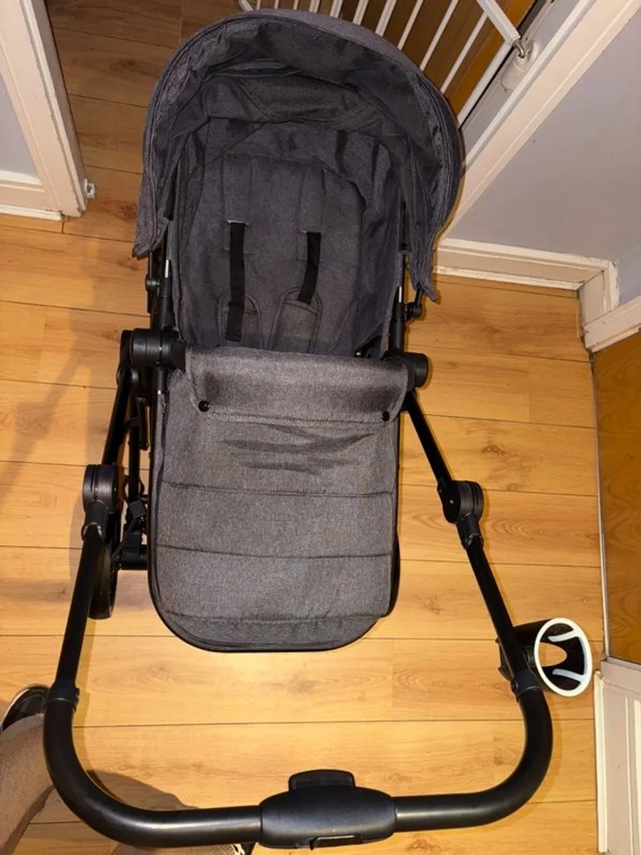 Baby pram - Image 3