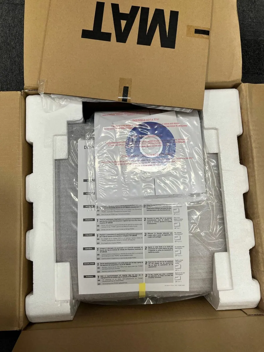 Denon Turntable - Image 3