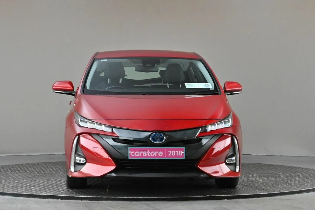 Toyota Prius 1.8 PLUG IN HYBRID **FULL LEATHER**SA - Image 2