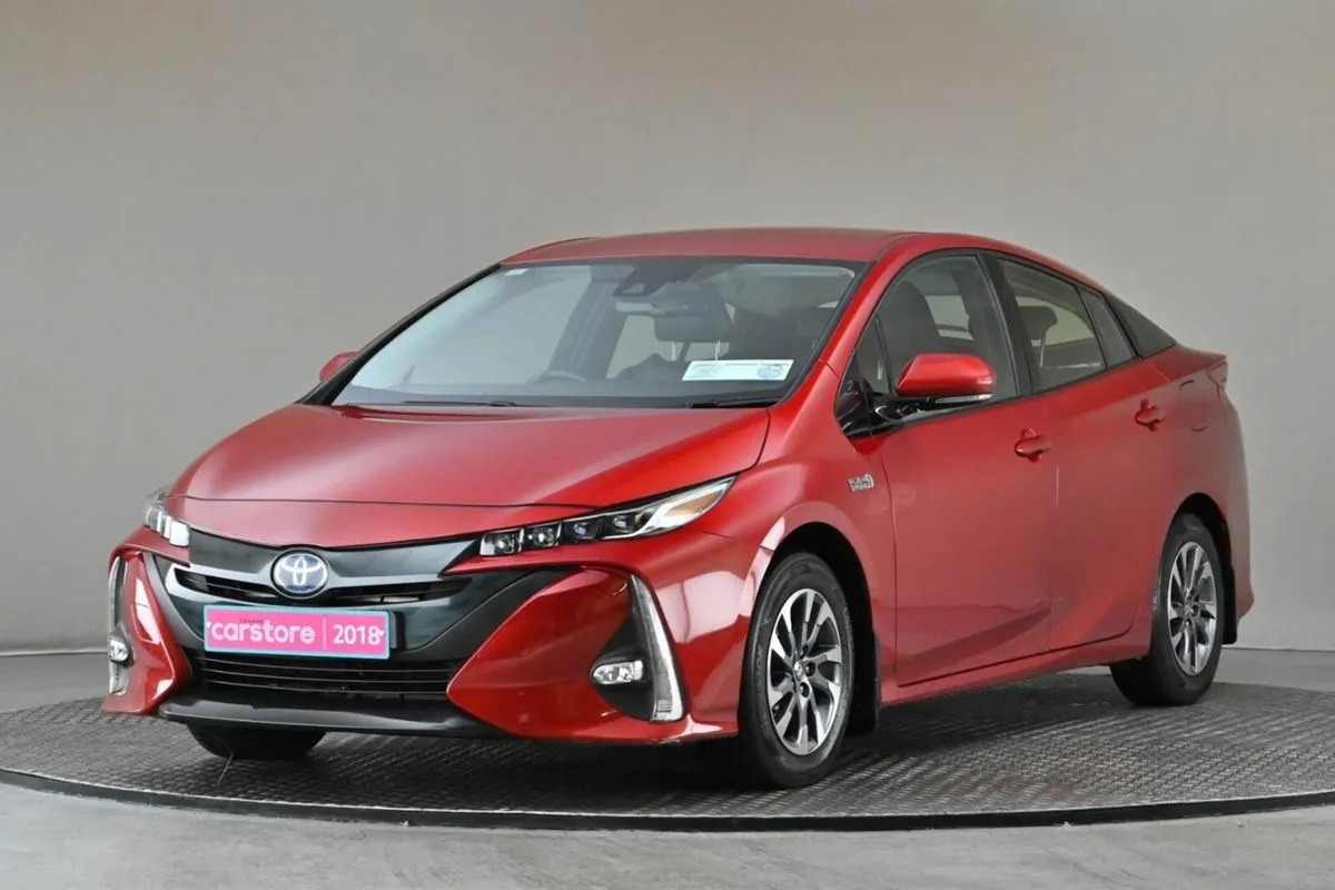 Toyota Prius 1.8 PLUG IN HYBRID **FULL LEATHER**SA - Image 3