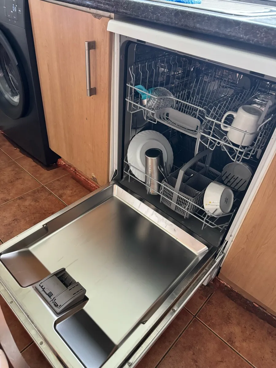 Bosch Dishwasher - Image 2