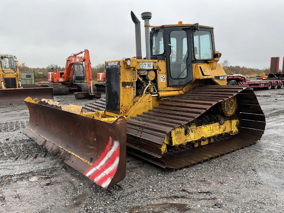 Caterpillar D4H LPG Series 3 Dozer For Auction - Image 1