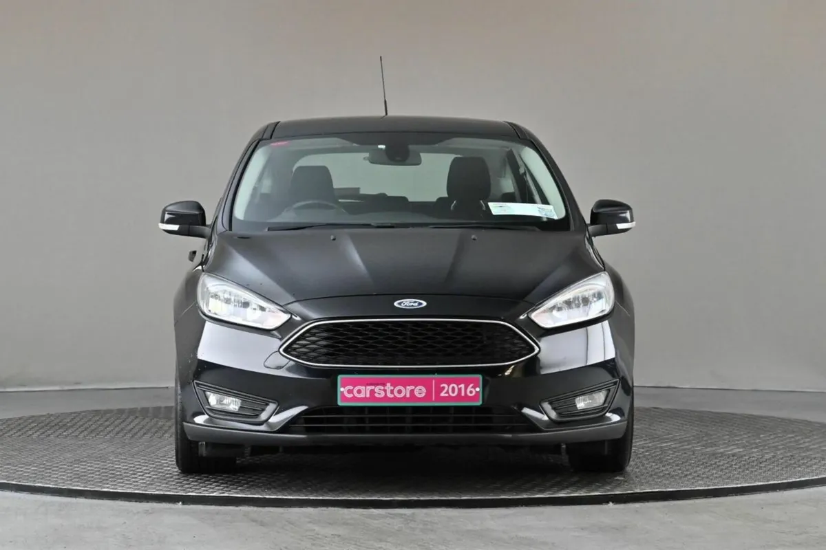 Ford Focus  1.0 STYLE ECOBOOST TURBO 100BHP 5SPD - Image 2