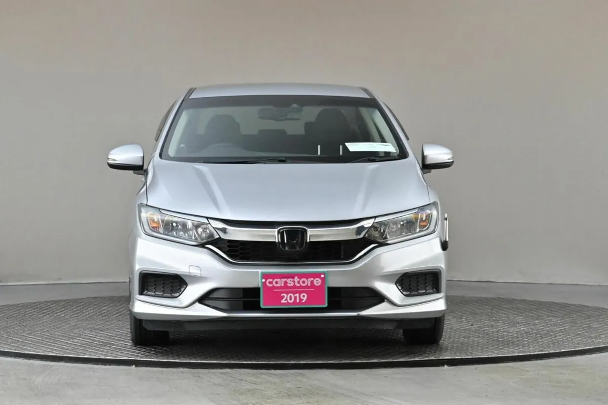 Honda Grace 1.5 HYBRID 4DR AUTO **9" ANDROID CAR P - Image 2