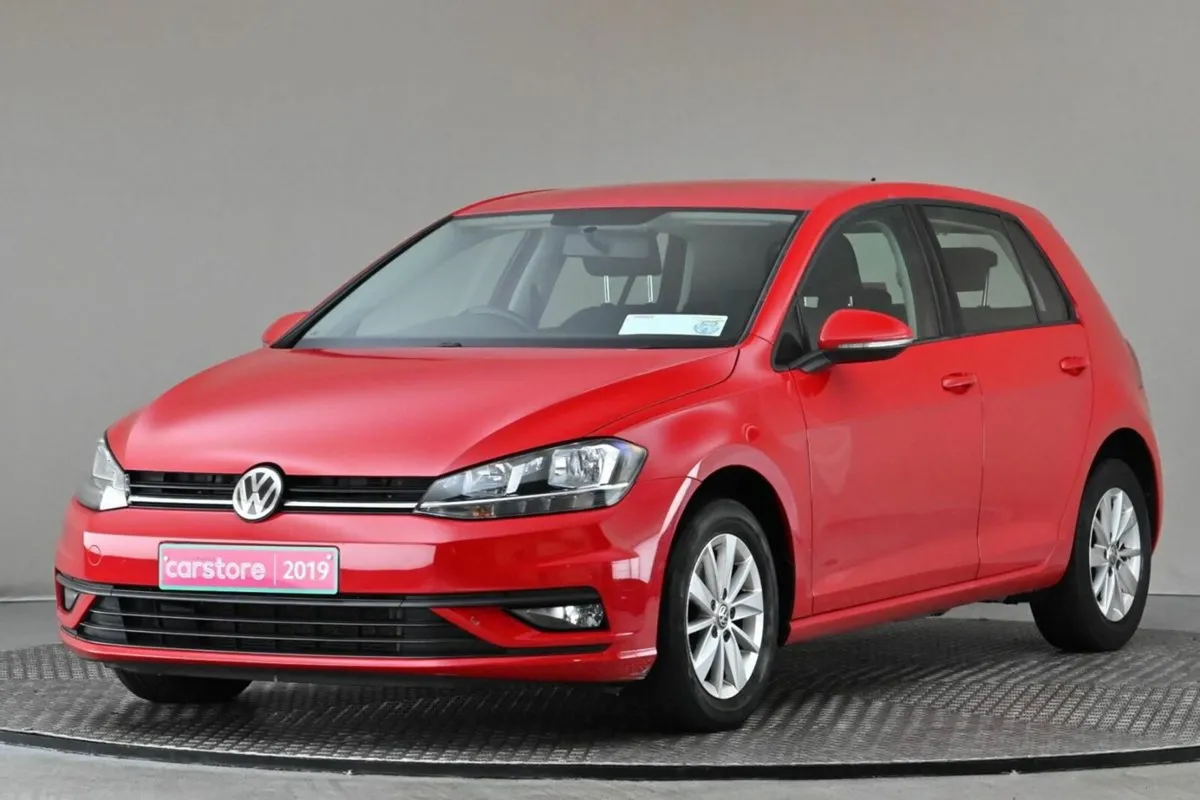 Volkswagen Golf *JAN 2026 PRICE NOW*1.6 TDI 115BHP - Image 3