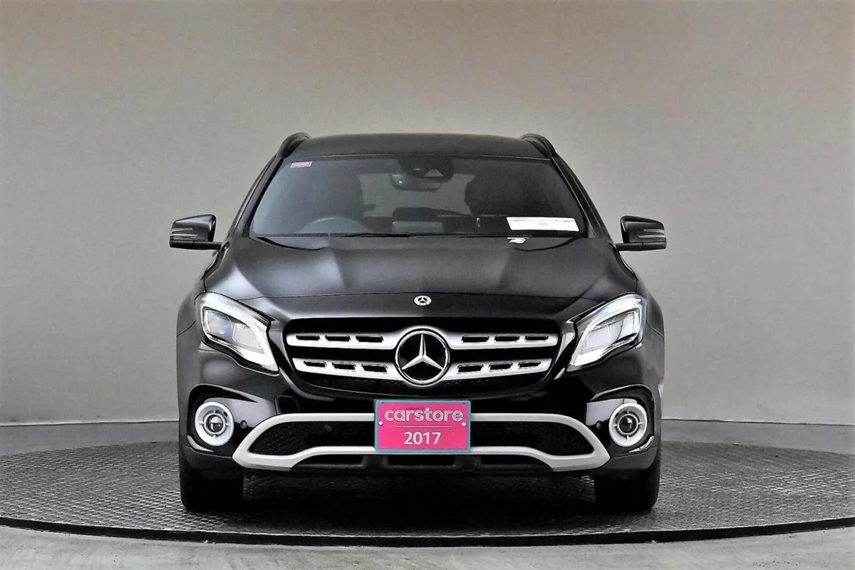 Mercedes-Benz GLA GLA 180 **POWERED TAILGATE**HALF - Image 2