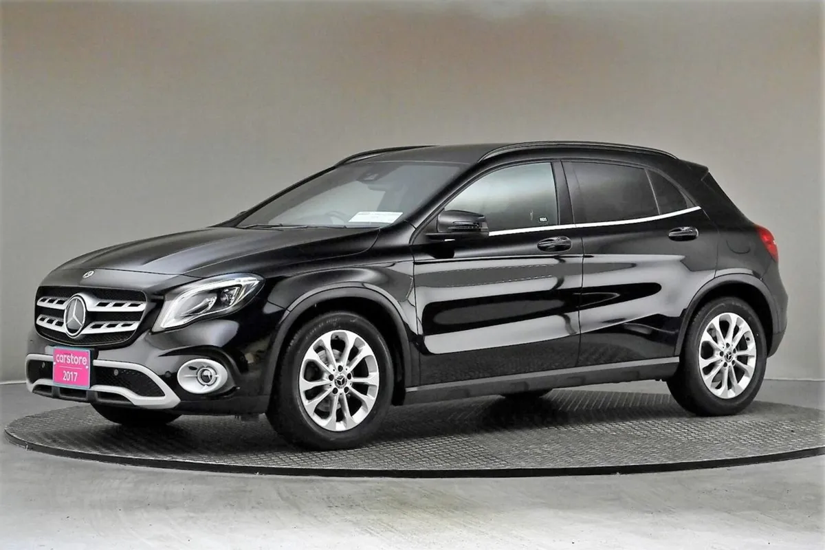 Mercedes-Benz GLA GLA 180 **POWERED TAILGATE**HALF - Image 4