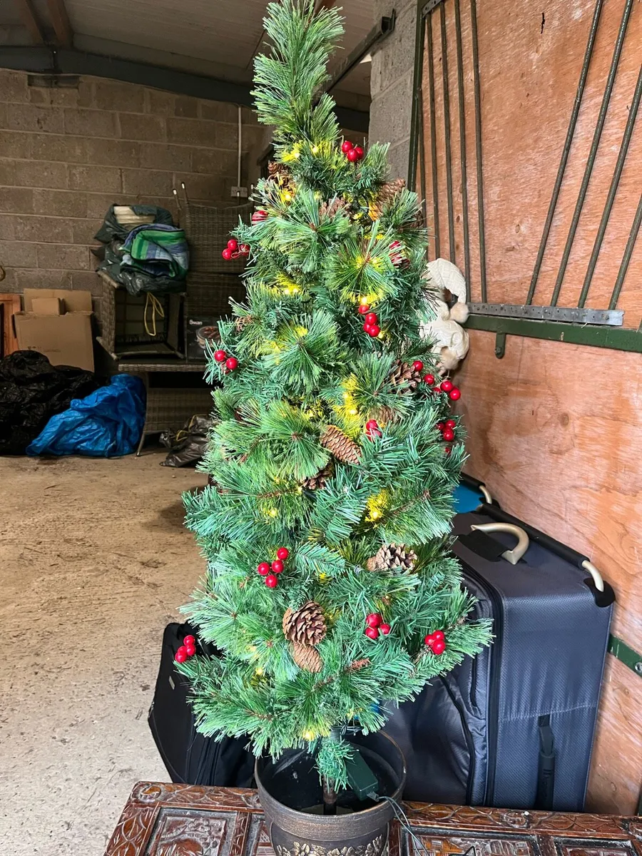 Christmas tree - Image 1