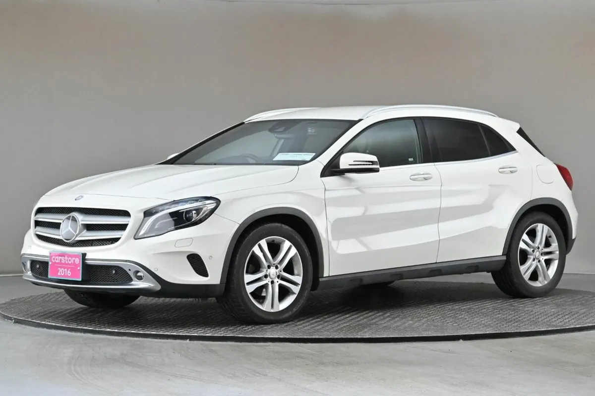 Mercedes-Benz GLA GLA 180 **FULL LEATHER**POWERED - Image 4