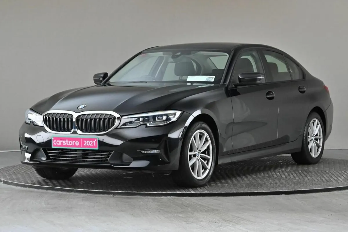 BMW 3-Series 318i SE 2.0 3SBT 4DR - Image 3