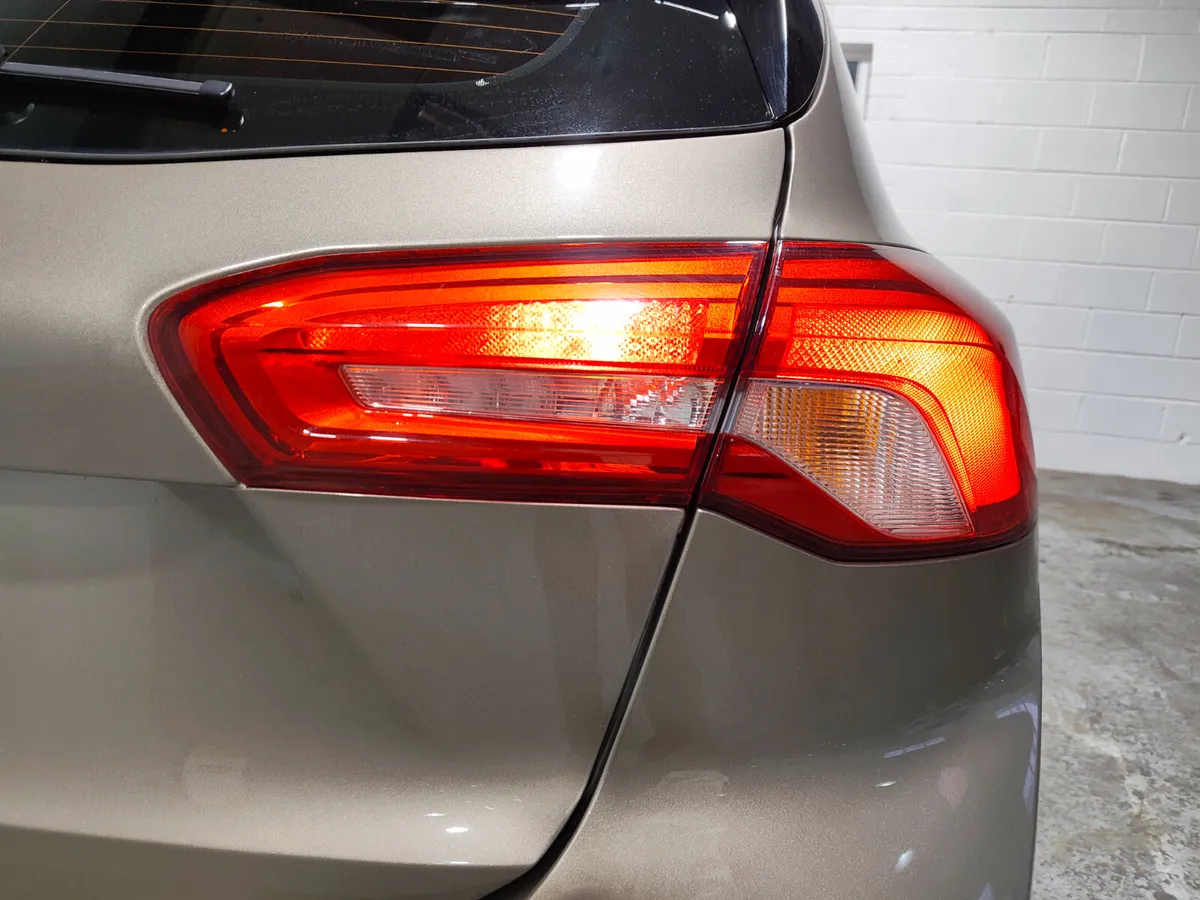 Ford Focus 2019 1.5 TDCI WITH EXTRAS ALLOYS - Image 4