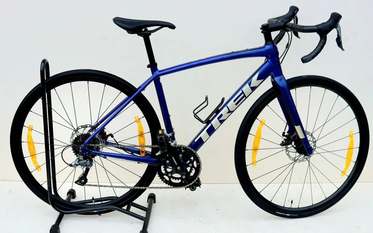 Trek DOMANE 2 race road Bike (like new) - Image 1