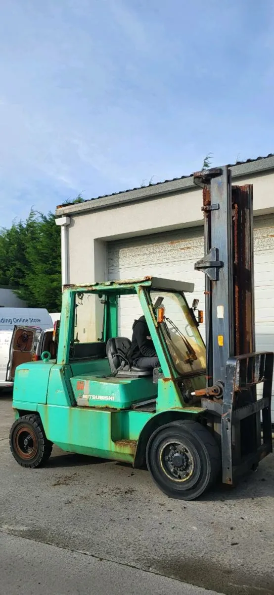5 ton diesel Mitsubishi forklift - Image 3