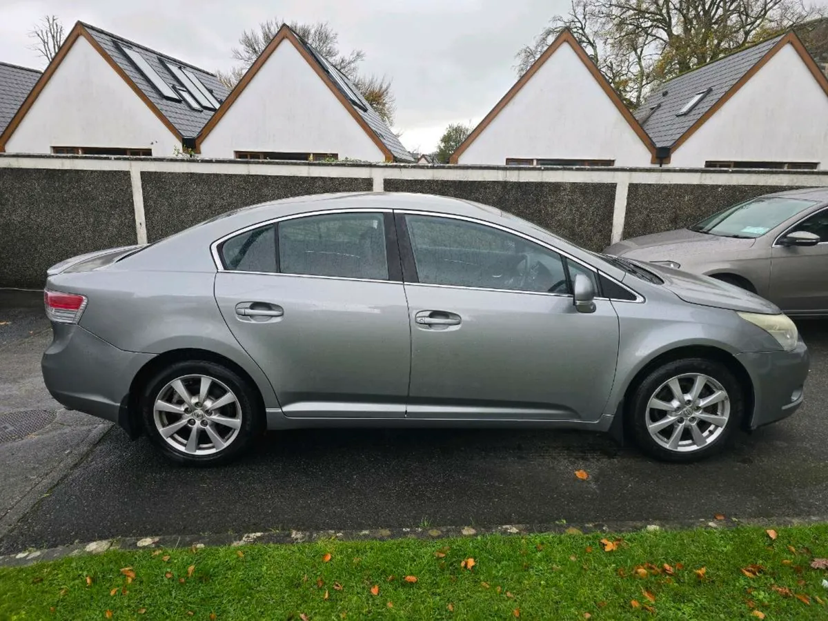Toyota Avensis 2010 - Image 3