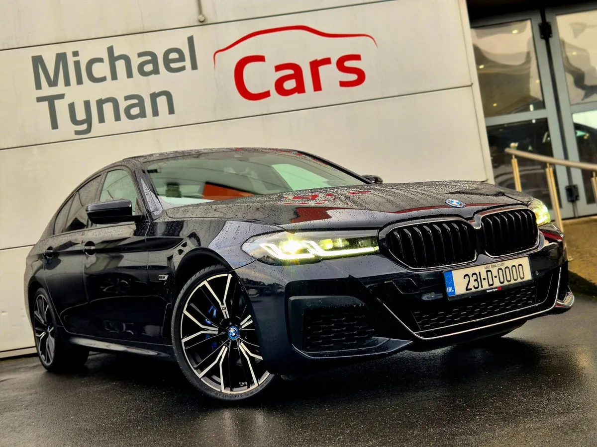 2023 BMW 530e M Sport Pro X Drive, Sunroof, 20" - Image 3