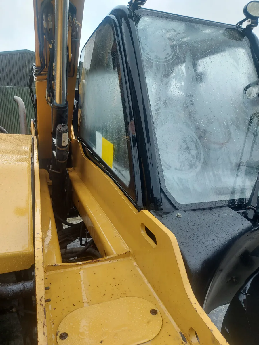 Jcb  Caterpillar TH407 Agri - Image 3