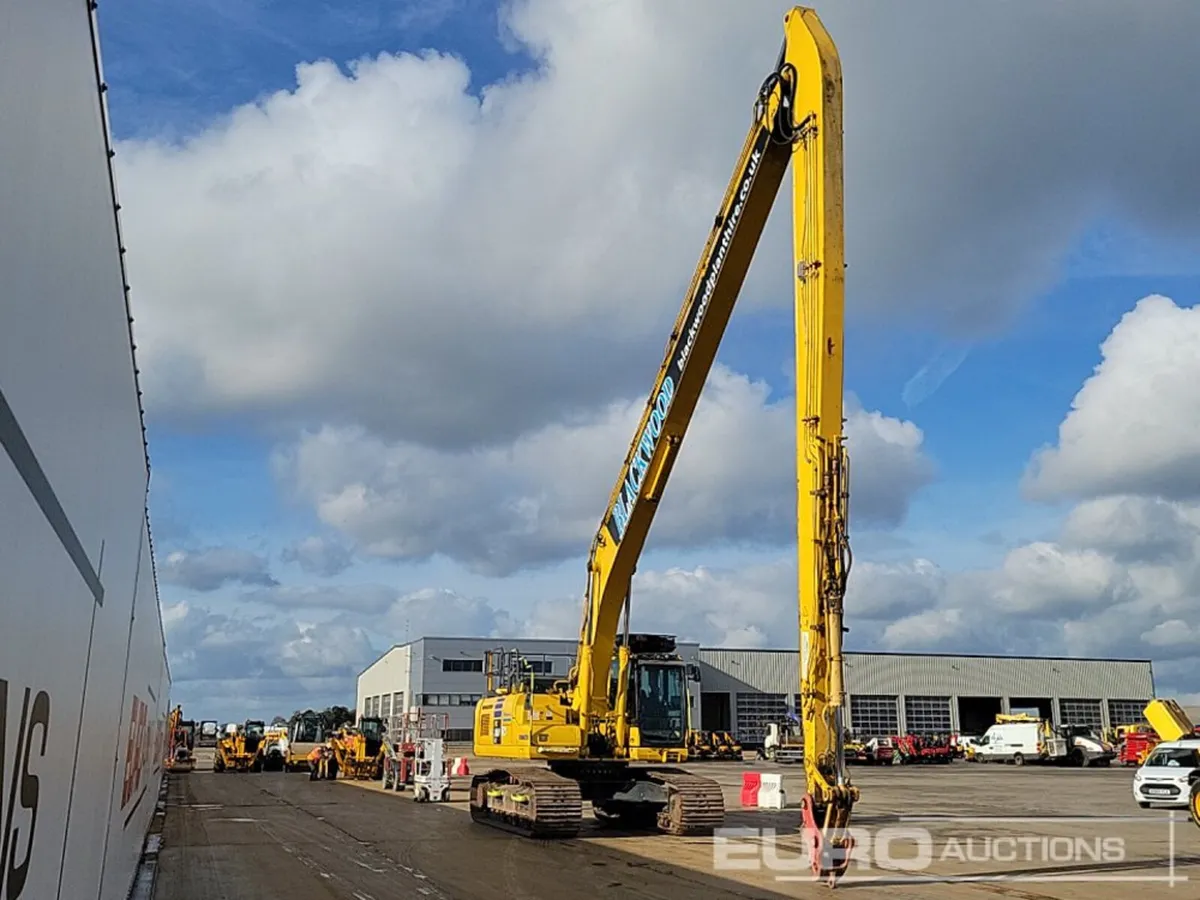 2022 Komatsu PC360LC-11E0 - Image 4