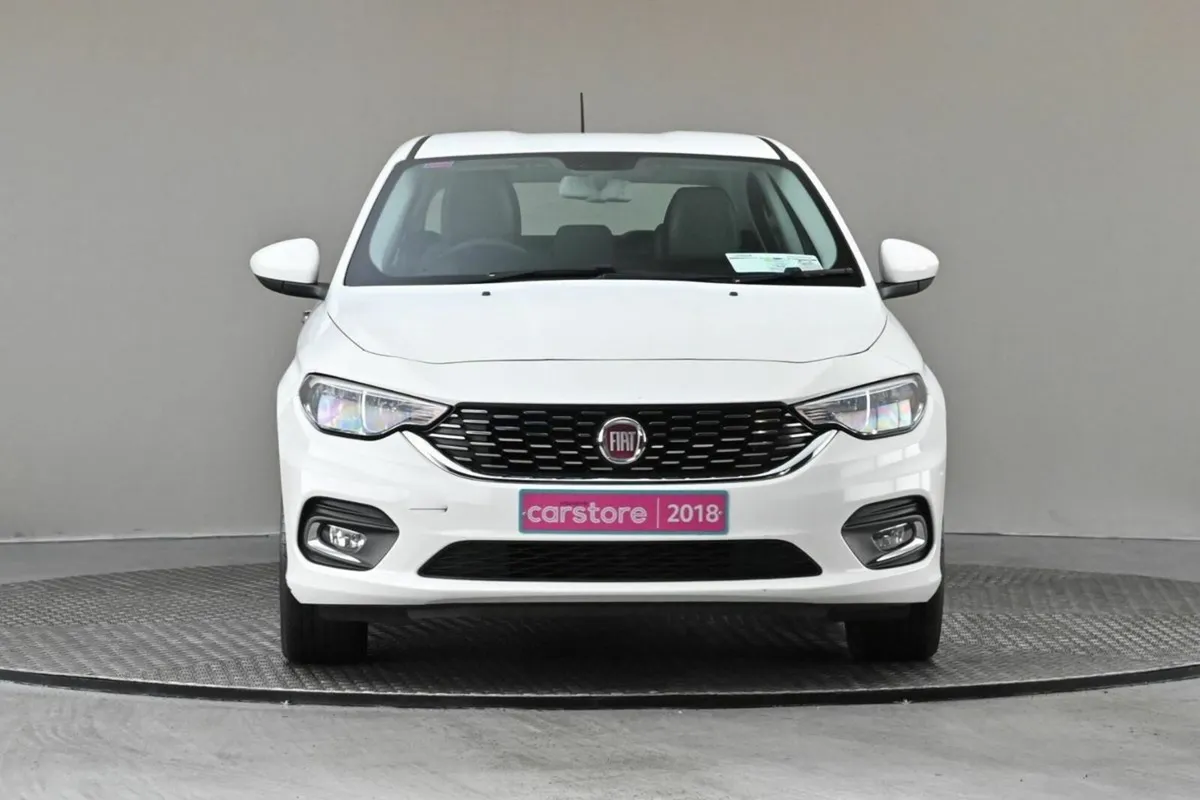 Fiat Tipo 1.3 95BHP 5SPD LOUNGE **SAT NAV**REVERSE - Image 2