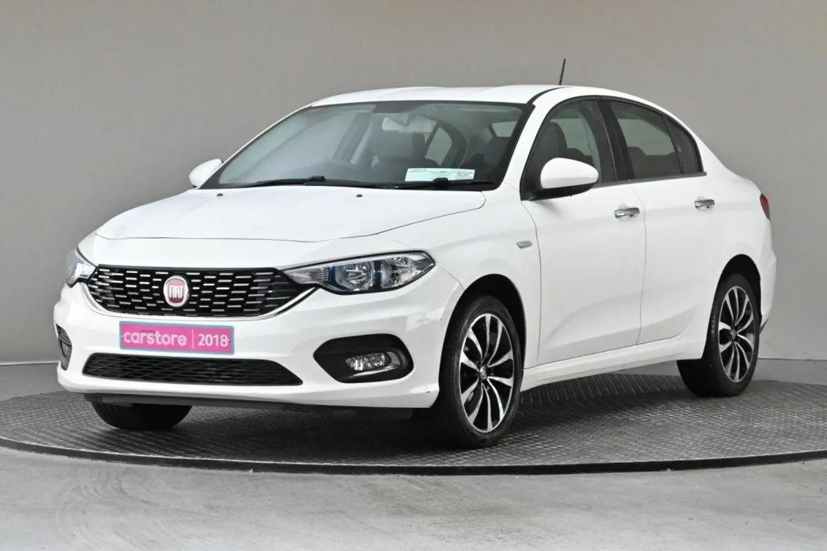 Fiat Tipo 1.3 95BHP 5SPD LOUNGE **SAT NAV**REVERSE - Image 3
