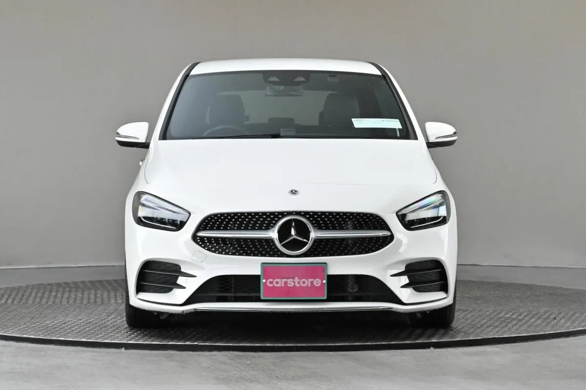 Mercedes-Benz B-Class B180 1.3 AMG LINE EDITION (P - Image 2