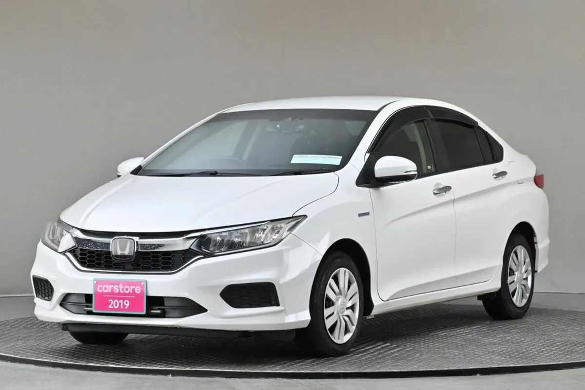 Honda Grace 1.5 HYBRID 4DR AUTO **REVERSE CAM**PRI - Image 3