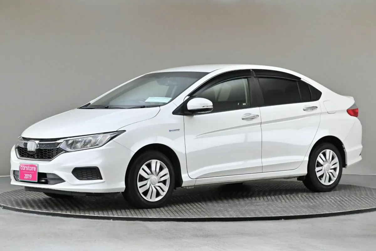 Honda Grace 1.5 HYBRID 4DR AUTO **REVERSE CAM**PRI - Image 4