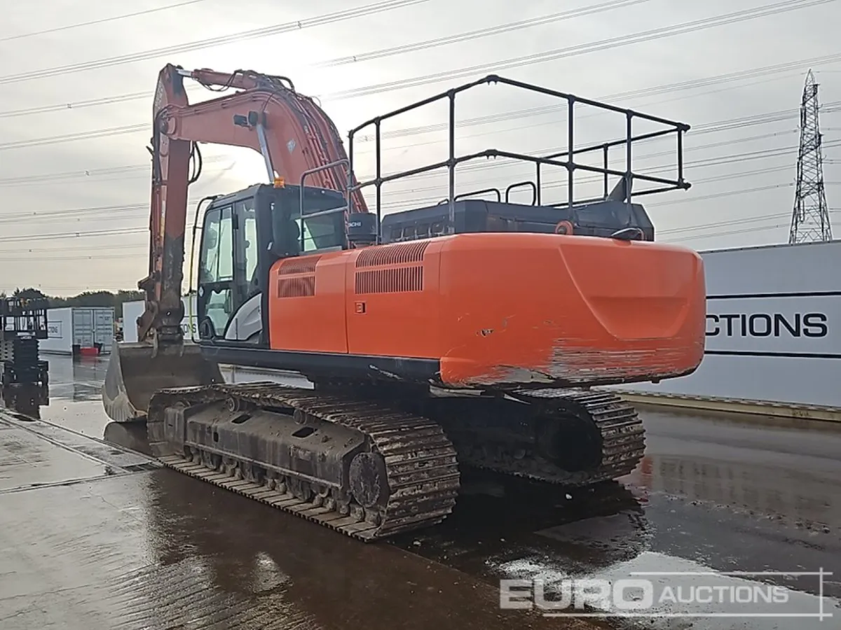 2020 Hitachi ZX350LC-6 - Image 2