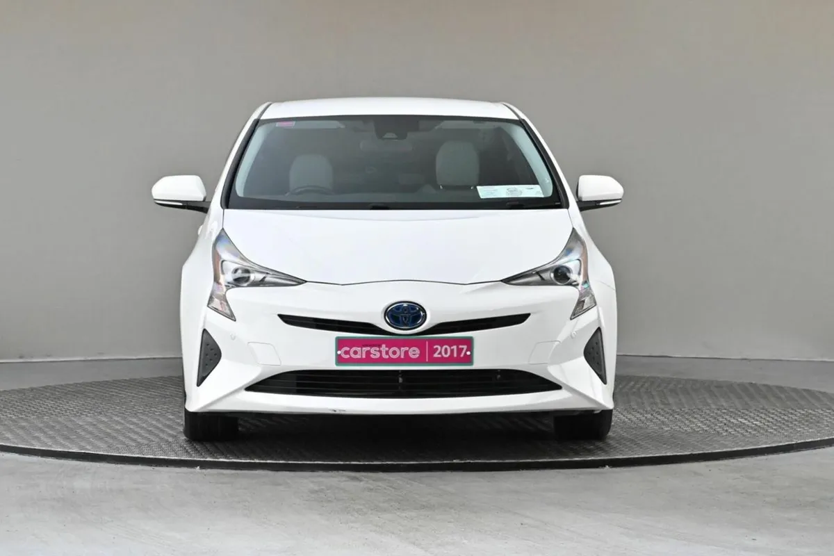 Toyota Prius 1.8 HYBRID **2TONE INTERIOR**REVERSE - Image 2