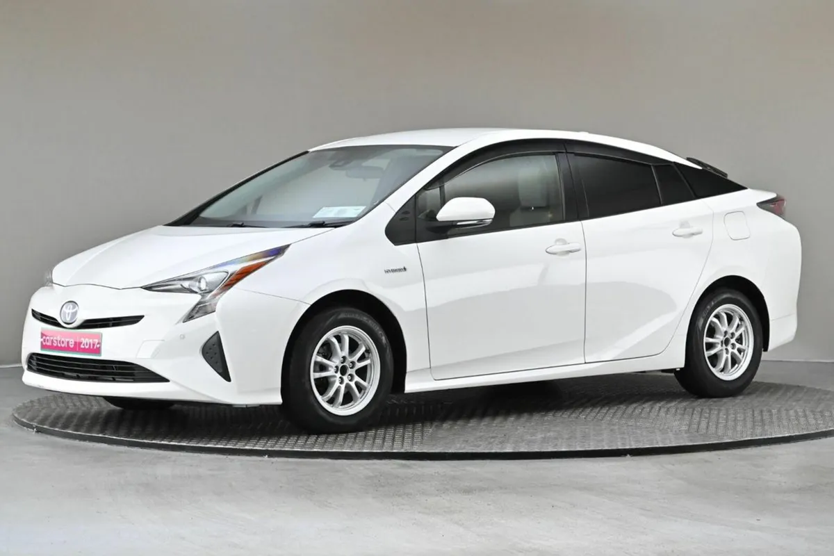 Toyota Prius 1.8 HYBRID **2TONE INTERIOR**REVERSE - Image 4