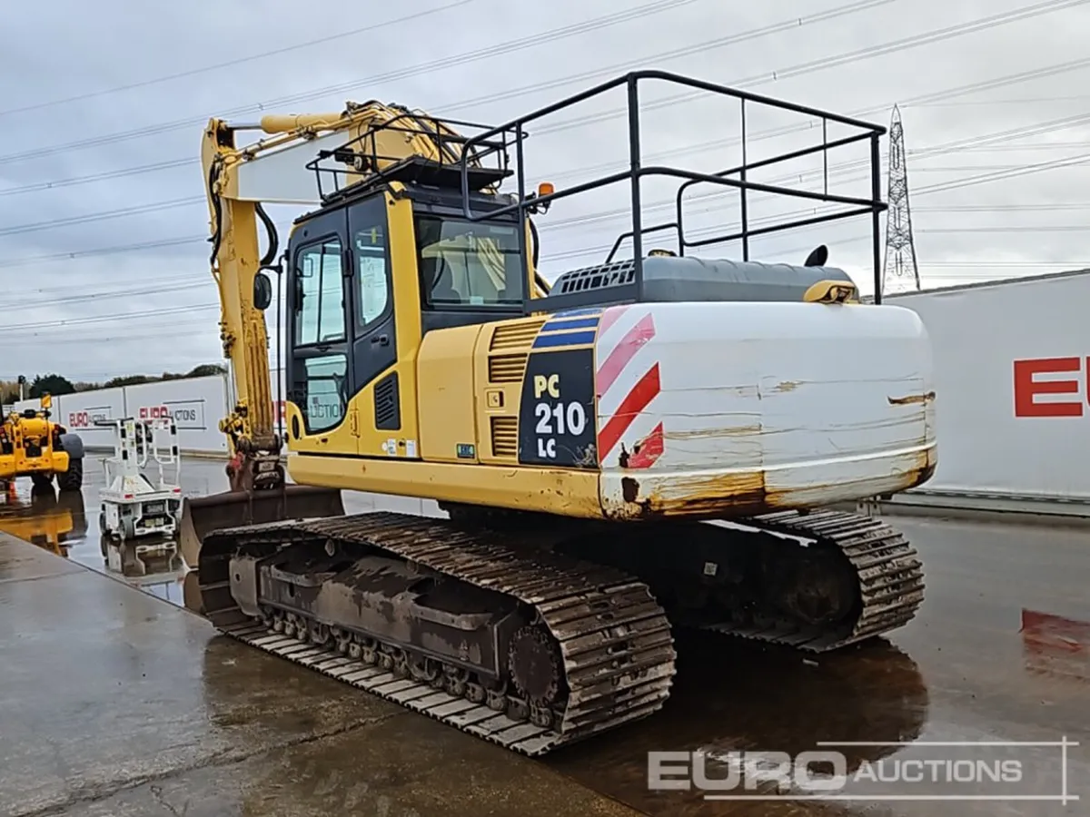 2014 Komatsu PC210LC-8 - Image 2